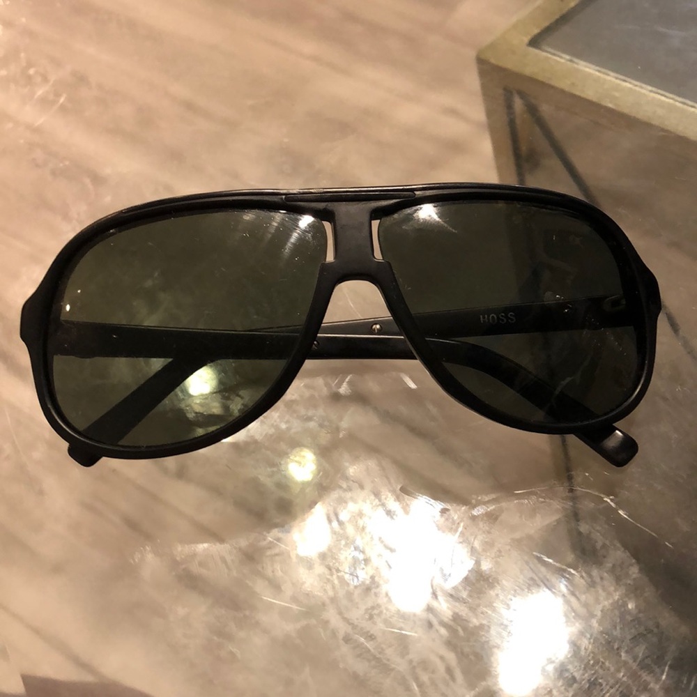 Vonzipper Men’s black sunglasses
